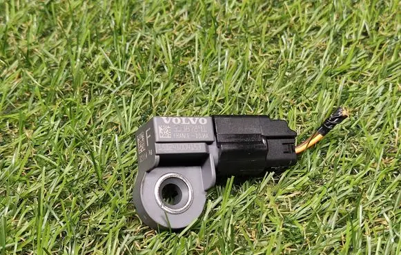 Volvo V40 Airbag deployment crash/impact sensor 31387891 151241004153