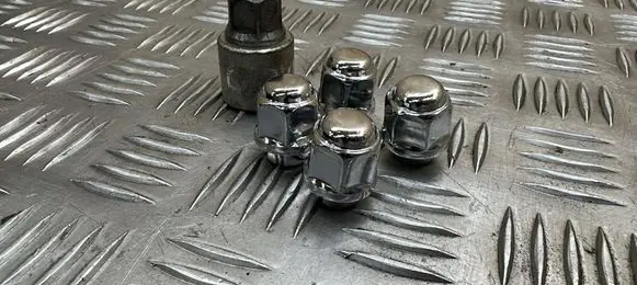 Chevrolet Captiva Nuts/bolts 