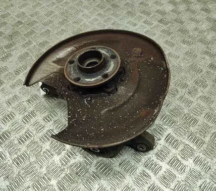 Rear wheel hub