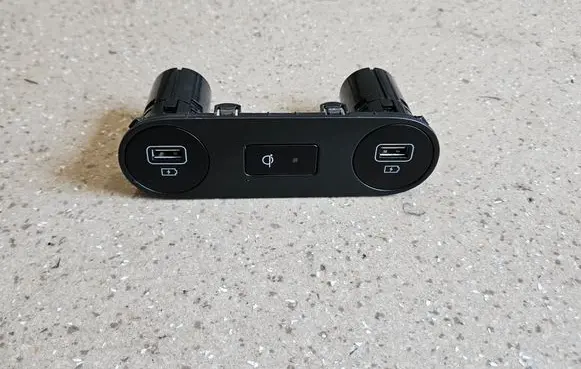 Hyundai Ioniq 5 USB socket connector 96125GI000