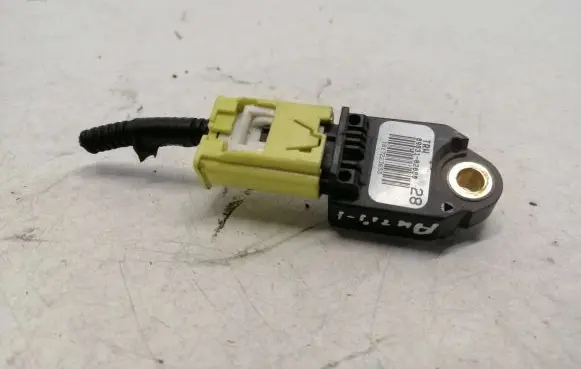 Toyota Auris 150 Airbag deployment crash/impact sensor 8983102080 1817223653