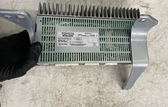 Lexus RX 330 - 350 - 400H Sound amplifier 8610048090