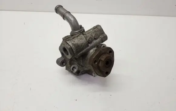 Volkswagen Jetta VI Power steering pump 5C0422152G