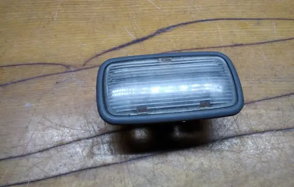 Isuzu Rodeo Other interior light 9B183