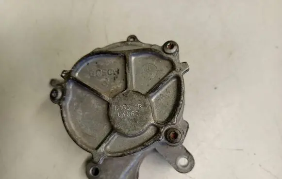 Volvo V50 Vacuum pump DG1651B