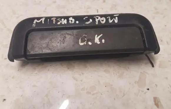 Mitsubishi Pajero Sport I Front door exterior handle MR313807 MR313839