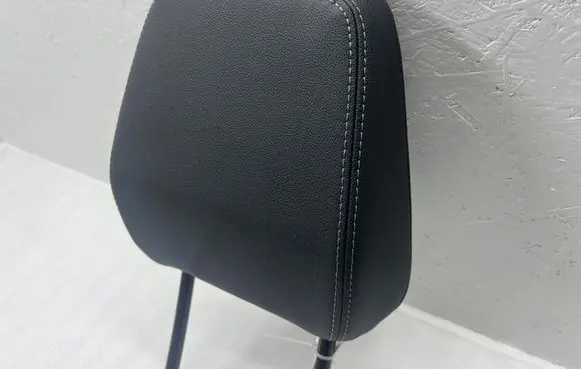 Opel Mokka B Front seat headrest 