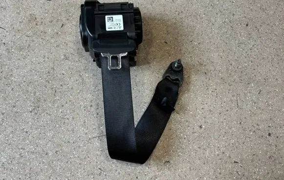 BMW iX Rear seatbelt 7911586