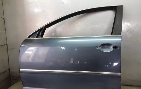 Volkswagen Phaeton Front door