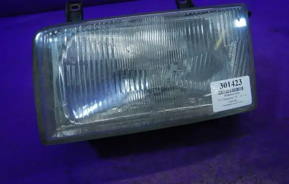 Volkswagen Transporter - Caravelle T4 Headlight/headlamp 7R0144437