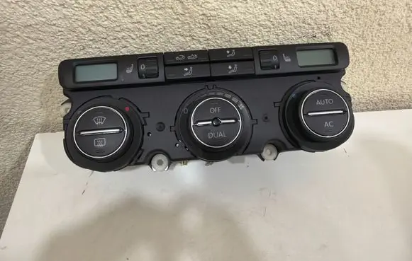 Volkswagen PASSAT B6 Climate control unit 74677581