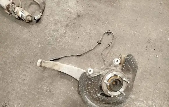Jaguar XF X250 Front wheel hub