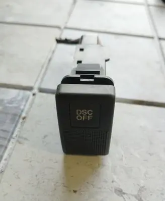 Traction control (ASR) switch