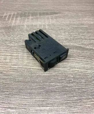 BMW 7 E38 Seat heating switch 8352259