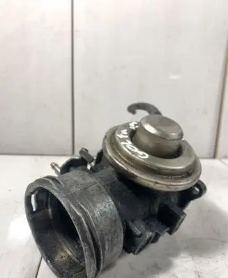 Volkswagen Golf IV Throttle valve 028129637L