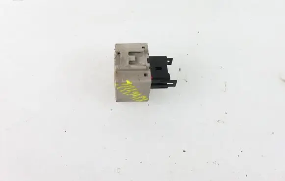 Toyota Yaris Verso Other relay 8198050030 0665004650