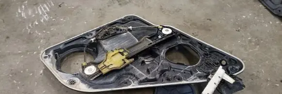 Jeep Grand Cherokee Rear window lifting mechanism without motor 68231069AA