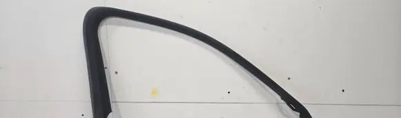 Mercedes-Benz GLC C253 Front door glass trim molding A2537270371