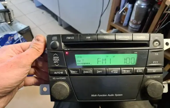 Mazda MPV Radio/CD/DVD/GPS head unit 2195