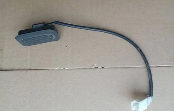 Mitsubishi Colt CZ3 Tailgate/boot open switch button