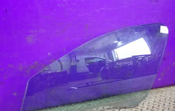 Peugeot 206 CC Front door window glass four-door