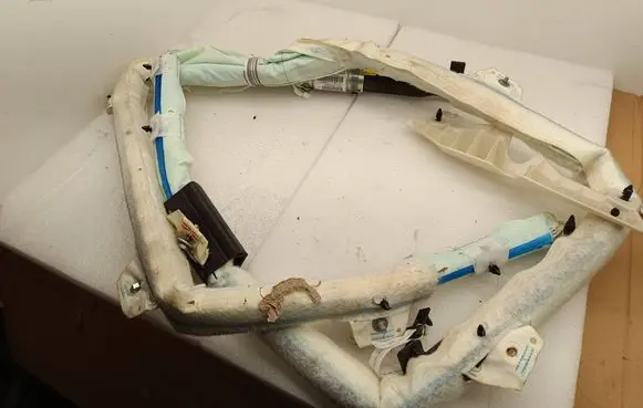 Roof airbag