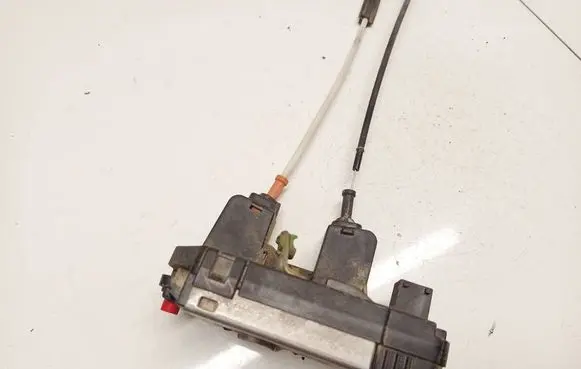 Opel Astra G Rear door lock 24414134