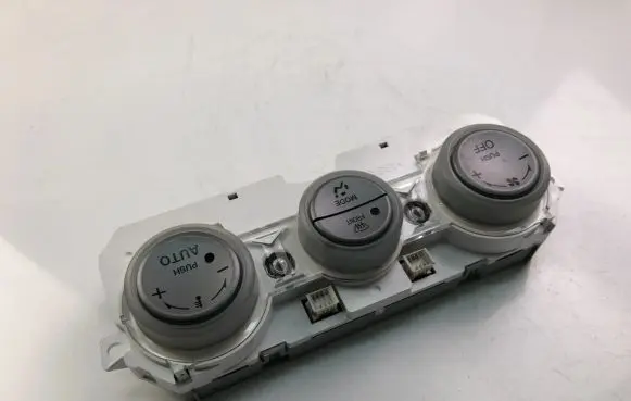 Mazda 6 Interior fan control switch E0002C