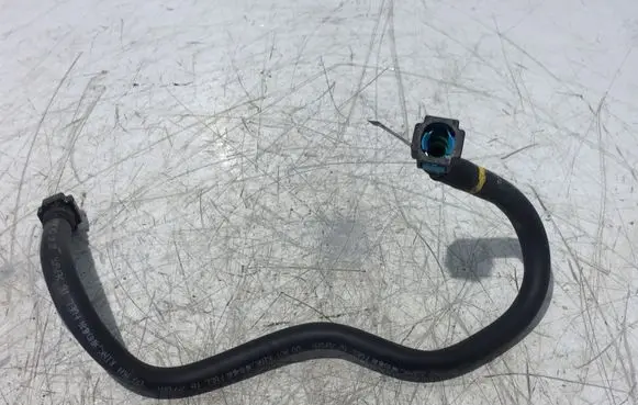 Toyota Yaris Engine coolant pipe/hose