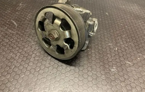 Honda CR-V Power steering pump 017221D