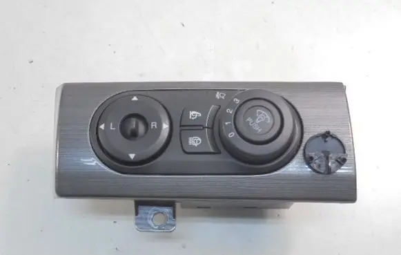 Chevrolet Captiva Wing mirror switch EQ0J03