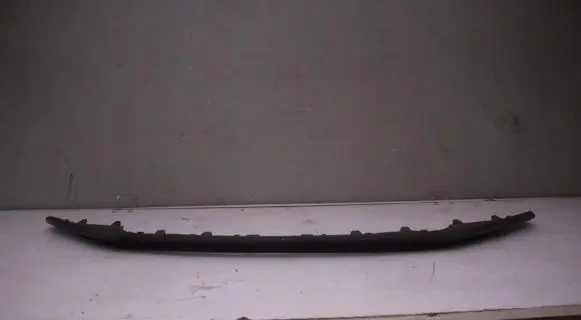 Front bumper splitter molding