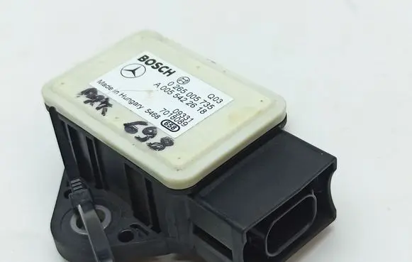 Mercedes-Benz C W204 ESP acceleration yaw rate sensor A0055422618 0265005735