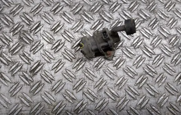 Opel Omega B2 Valve vacuum 