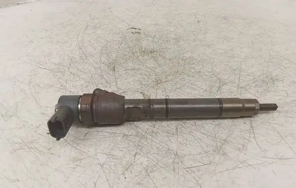 Hyundai ix35 Fuel injector 338002A800 0445110411