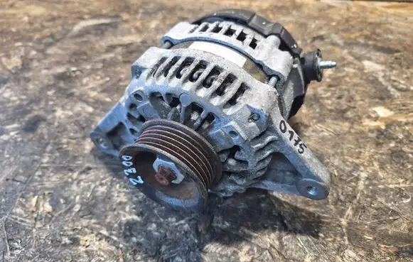 Suzuki Swift III Generator/alternator 31400-81P0