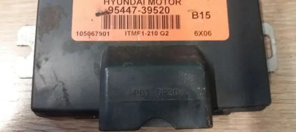 Hyundai Santa Fe Gearbox control unit/module 9544739520 4450000105M 105067901