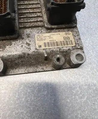 Engine ECU kit and lock set