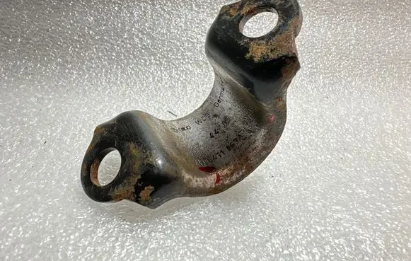 Volkswagen Transporter - Caravelle T6 Sway bar bush bracket, front 7H0411063A