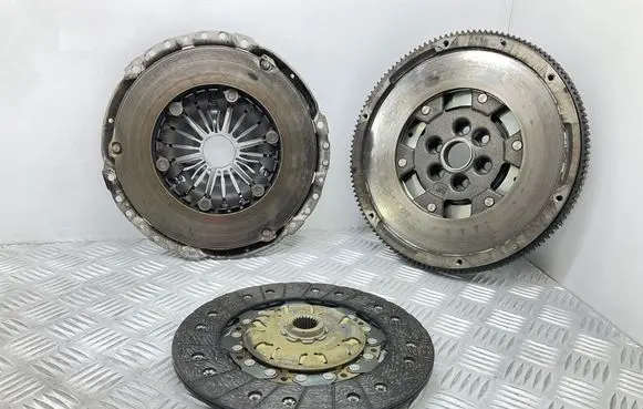 Audi Q3 8U Clutch set kit 124060710 324035510