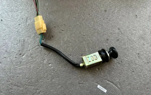 Nissan Patrol 260 Hazard light switch B5290C7163 25290C7163