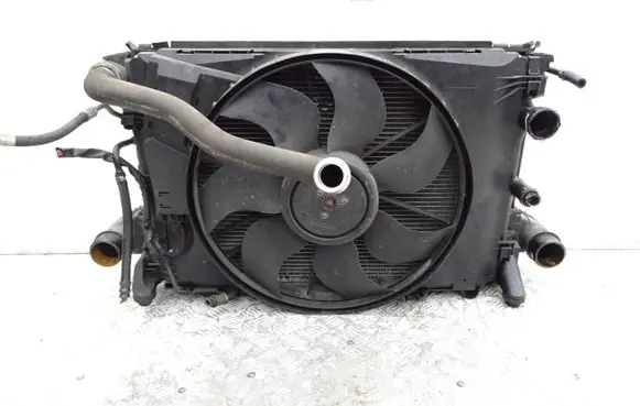 Mercedes-Benz C W204 Radiator set q4ym