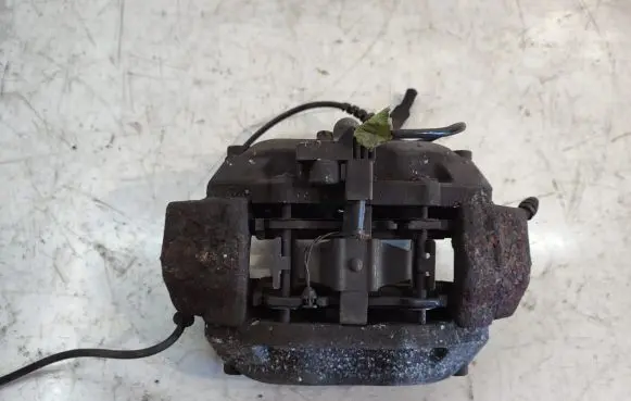 Mercedes-Benz CLS C219 Front brake caliper
