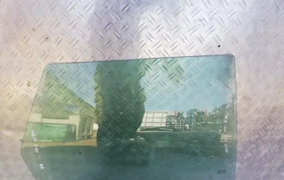 Volvo S40, V40 Rear door window glass