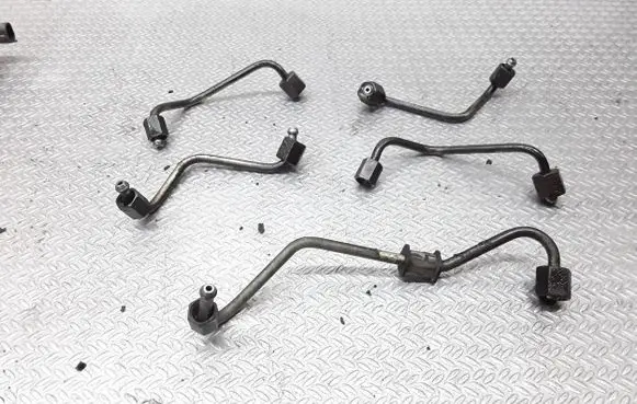 KIA Sportage Fuel injector supply line/pipe 