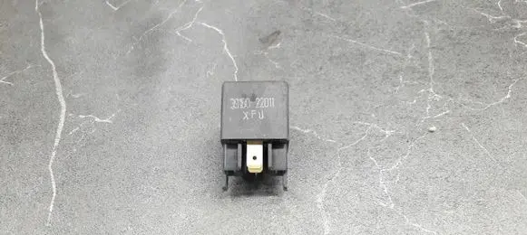 Hyundai Coupe Fuel pump relay 39160-22011