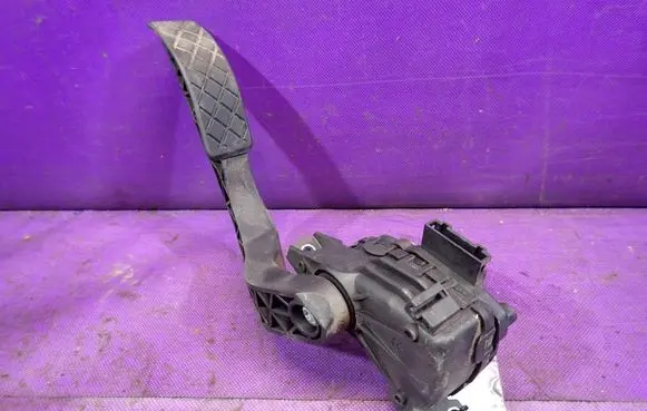 Audi A4 S4 B6 8E 8H Accelerator throttle pedal 8E1721523