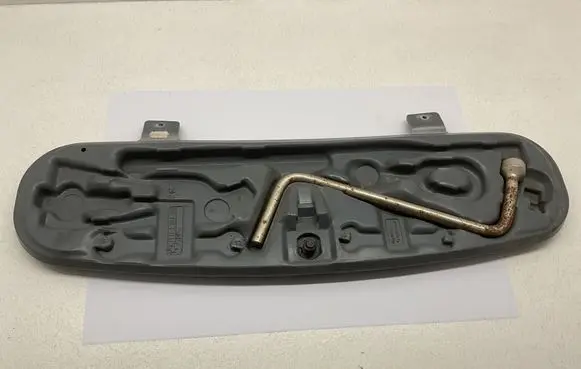 BMW 3 E46 Tool box 71111094910