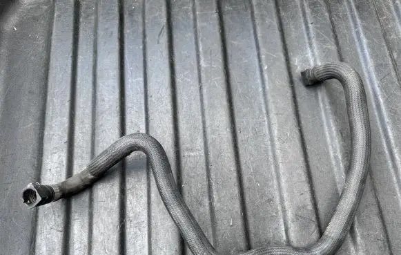 Land Rover Discovery Sport Engine coolant pipe/hose GJ327H255 GJ327H255A3