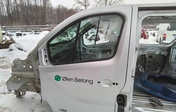 Opel Vivaro Front door 